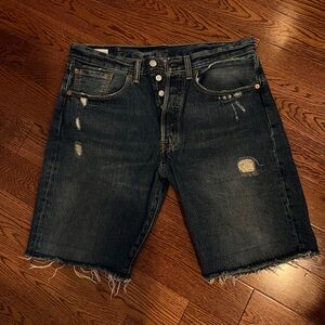 Men 501 Levi Jean Shorts, size 32